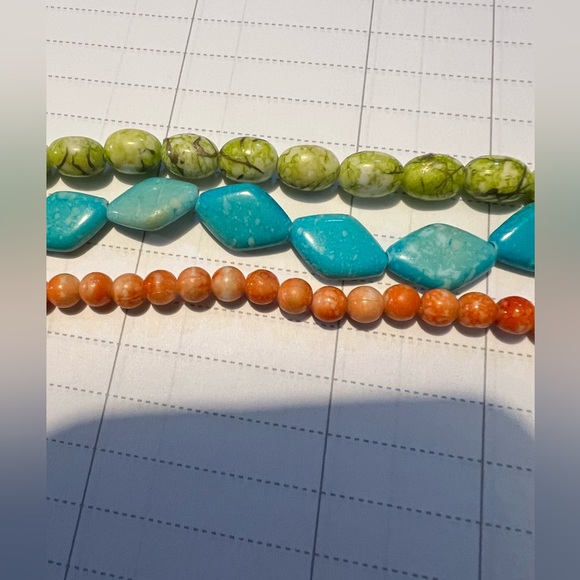 Premier Design Citrus beaded necklace with silver toggle closure. 3 strands - Picture 3 of 6